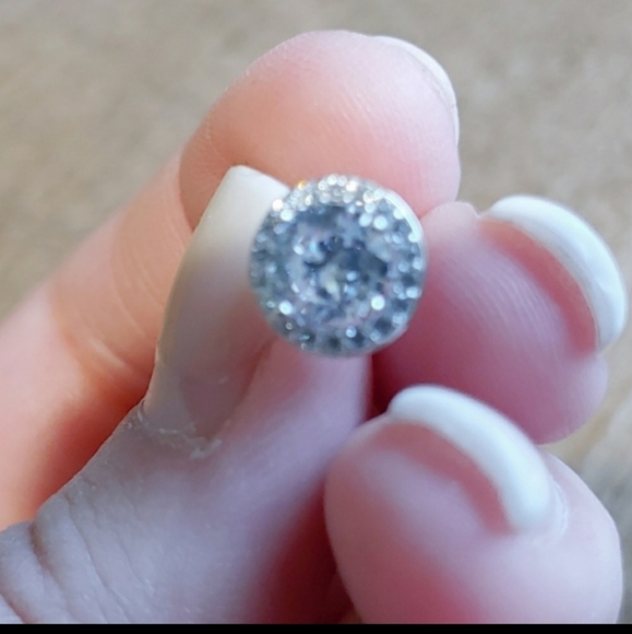 3.44 CTTW Halo Stud Earrings w/ Swarovski Elements - Picture 4 of 7